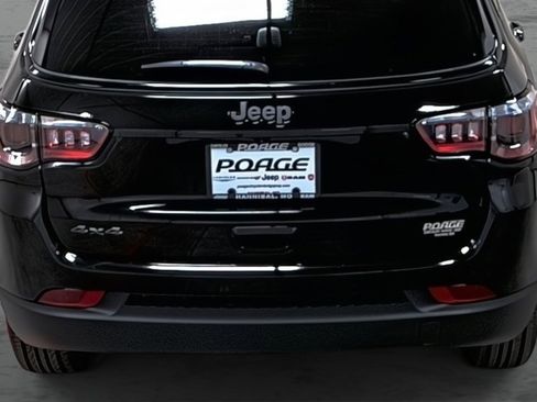 New 2026 Jeep Compass Latitude image 11