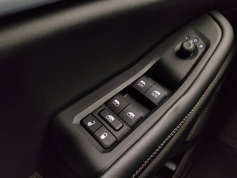 Used 2023 Jeep Grand Cherokee Limited w/ Luxury Tech Group II RWD image 27