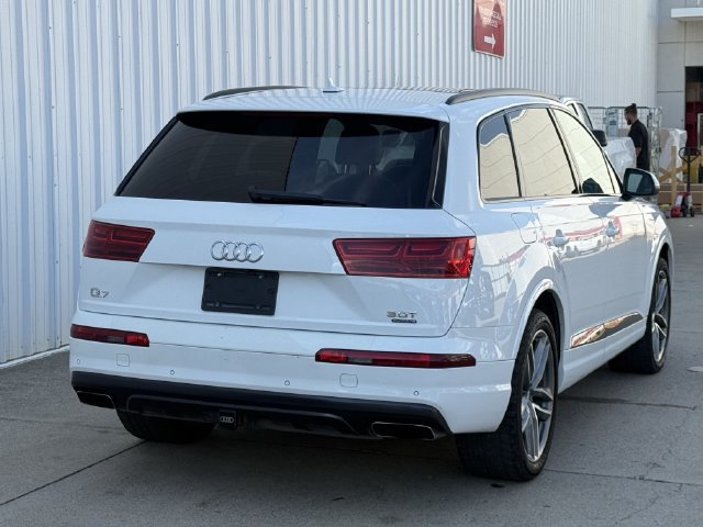 Used 2017 Audi Q7 3.0T Prestige AWD/4WD image 4
