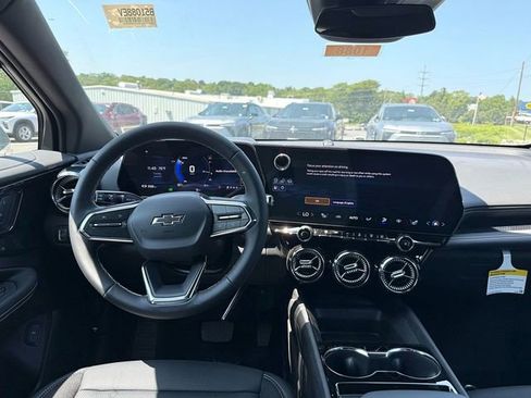 New 2025 Chevrolet Blazer EV LT image 25