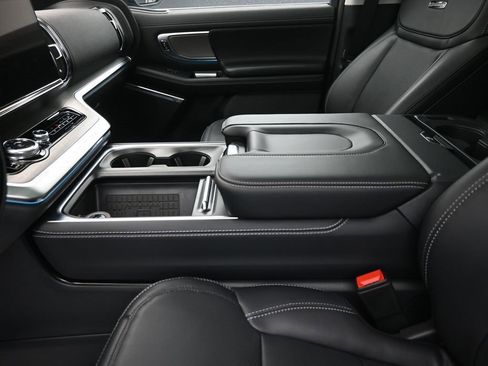 New 2025 Ford Expedition Platinum w/ Driver's Package image 21