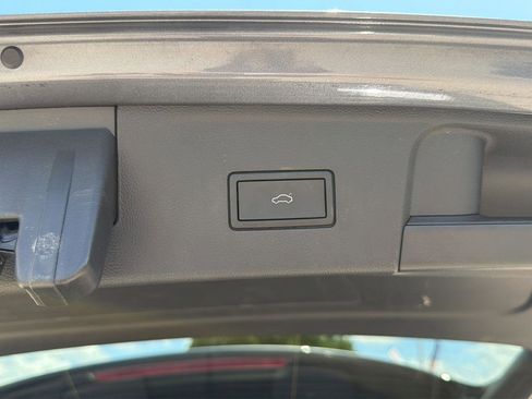 Used 2024 Volkswagen Atlas SE FWD image 15