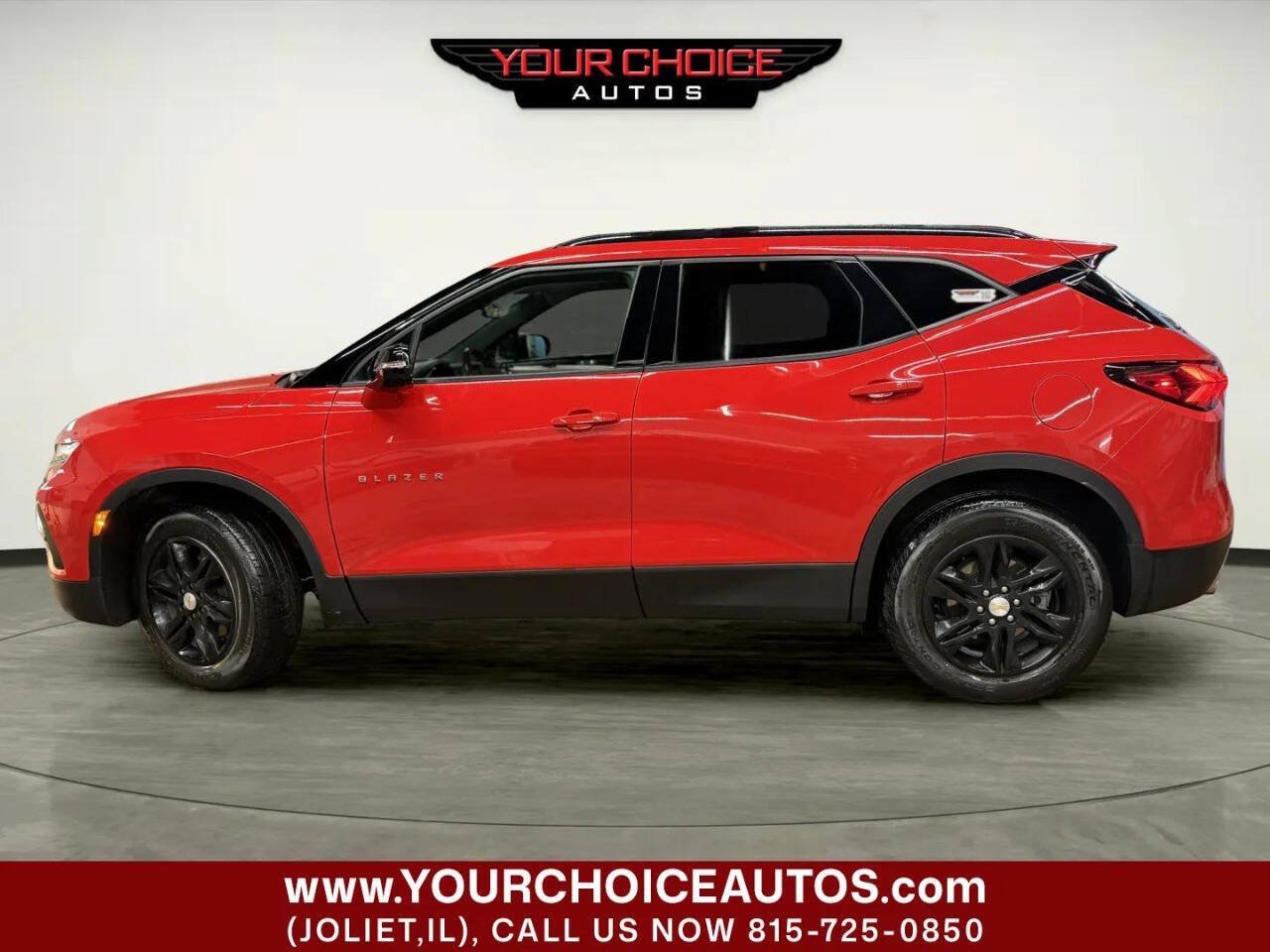 Used 2022 Chevrolet Blazer LT w/ Sound & Technology Package FWD image 2