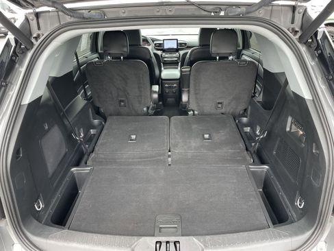 Used 2024 Ford Explorer Limited w/ Equipment Group 301A AWD/4WD image 32