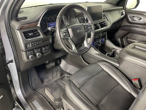 Used 2021 Chevrolet Tahoe Z71 w/ Z71 Signature Package AWD/4WD image 3