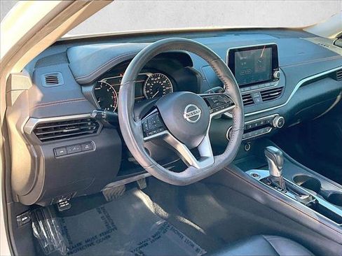 Used 2020 Nissan Altima 2.5 SR w/ Premium Package image 14