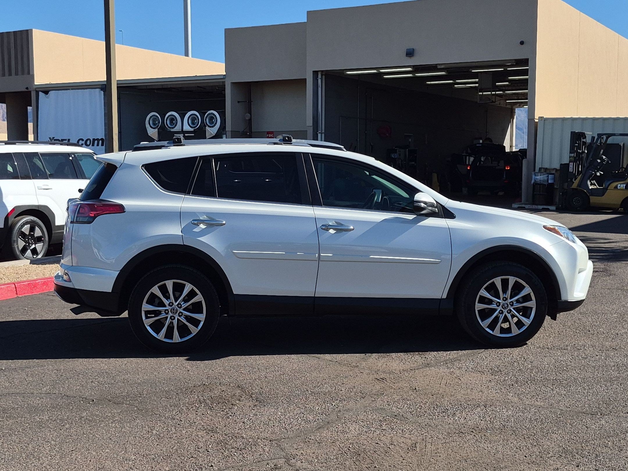 Used 2017 Toyota RAV4 Limited w/ Carpet Mat Package FWD image 4