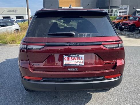 New 2025 Jeep Grand Cherokee Limited w/ Black Appearance Package image 6