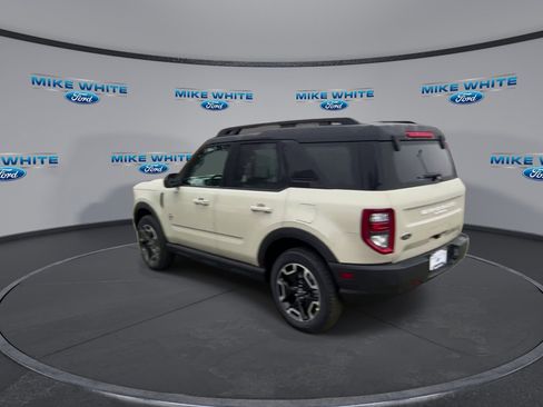 Used 2024 Ford Bronco Sport Outer Banks w/ Tech Package image 6