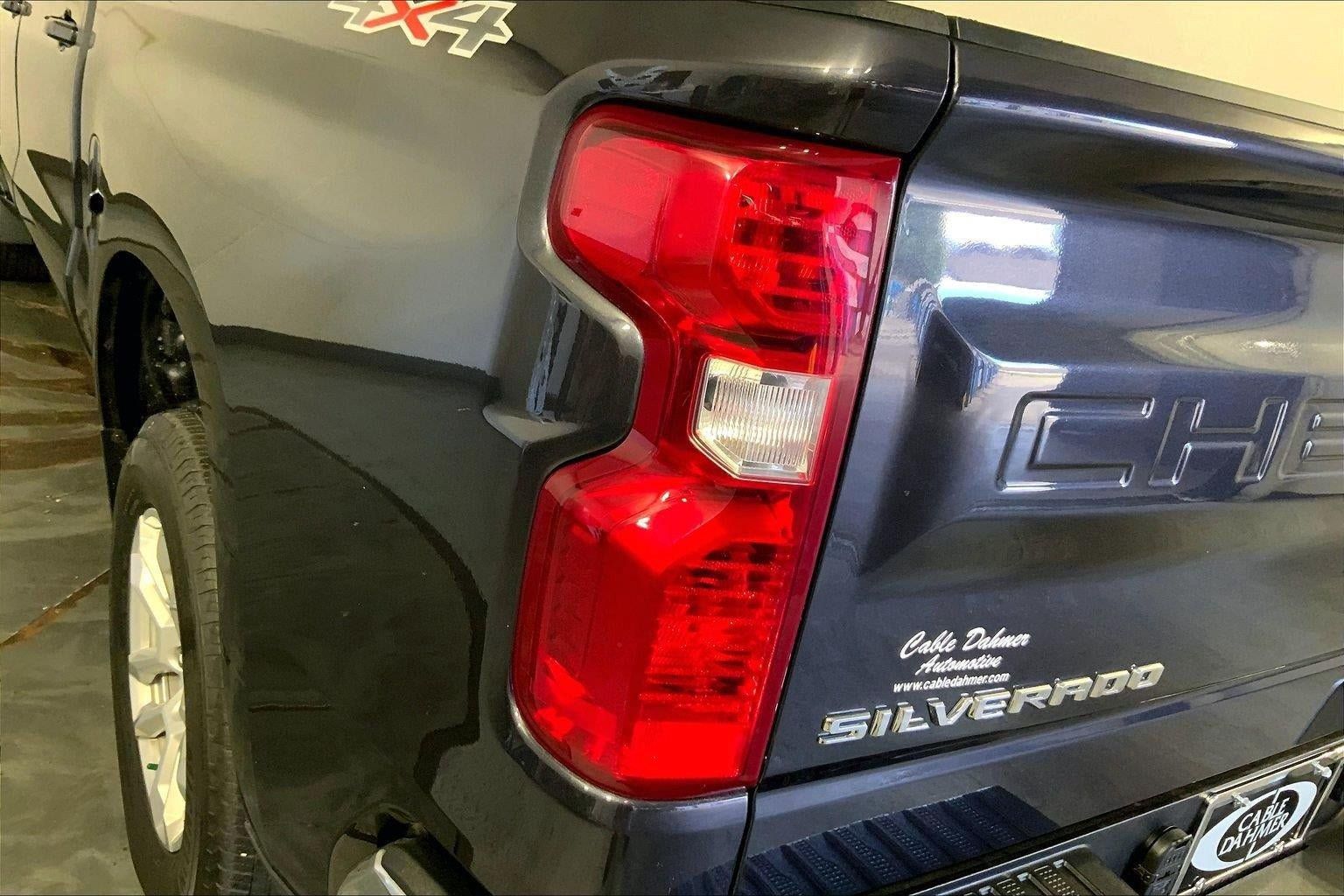 Used 2023 Chevrolet Silverado 1500 LT AWD/4WD image 27