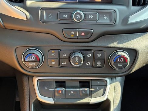 Used 2022 GMC Terrain SLE w/ Driver Convenience Package FWD image 22