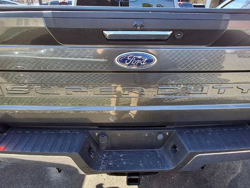 Used 2020 Ford F250 Lariat w/ Chrome Package AWD/4WD image 5