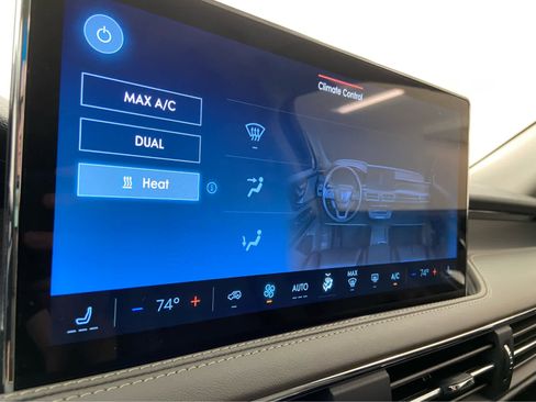 Used 2025 Lincoln Corsair Grand Touring image 27