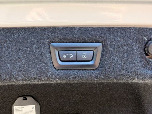 Used 2023 BMW 540i w/ Premium Package RWD image 18
