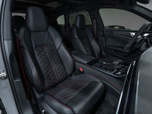 Used 2022 Audi RS 6 4.0T quattro Avant w/ Carbon Optic Package image 35