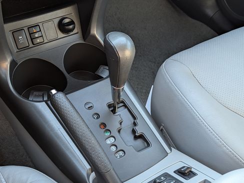 Used 2010 Toyota RAV4 Limited image 24