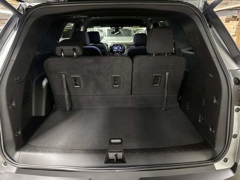 Used 2023 Chevrolet Traverse LT AWD/4WD image 12