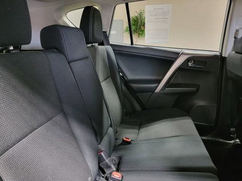 Used 2017 Toyota RAV4 XLE AWD/4WD image 15