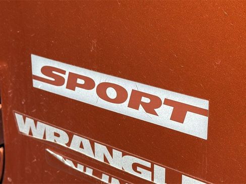 Used 2011 Jeep Wrangler Unlimited Sport image 7