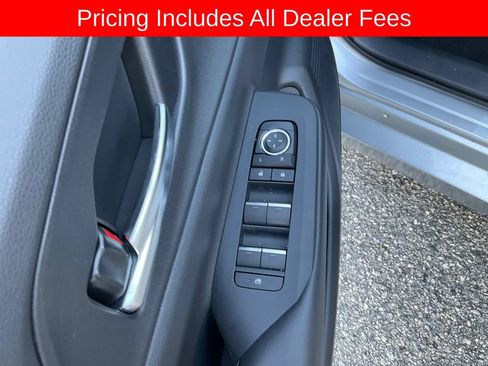 Used 2025 Toyota Prius Plug-In Hybrid FWD image 8