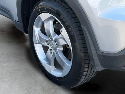 Used 2022 Honda HR-V LX image 7