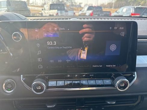 Used 2024 Chevrolet Colorado LT w/ LT Convenience Package image 17