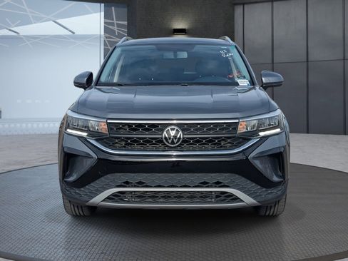 Used 2022 Volkswagen Taos SE image 9