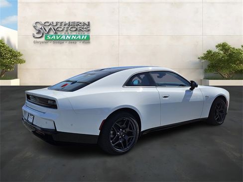 New 2024 Dodge Charger R/T w/ Plus Group image 5