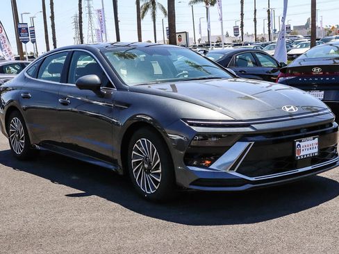 New 2026 Hyundai Sonata Limited FWD image 3