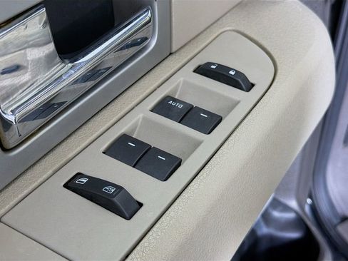 Used 2010 Ford F150 XLT image 18