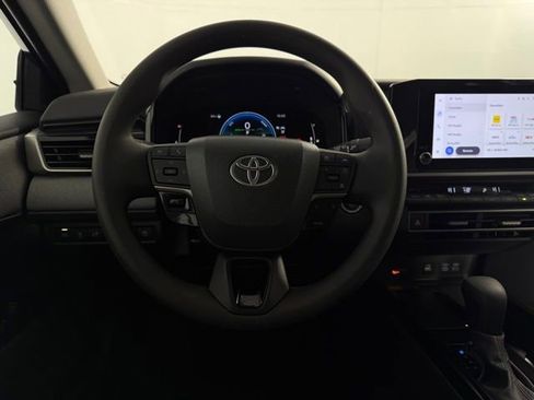 Used 2025 Toyota Camry LE image 20