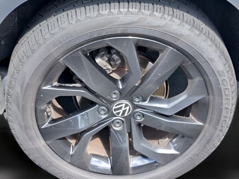 Used 2023 Volkswagen Taos SE FWD image 34