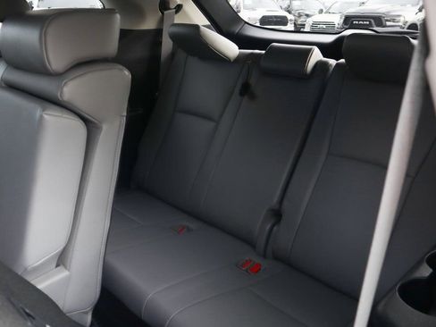 Used 2021 Toyota Highlander XLE image 44