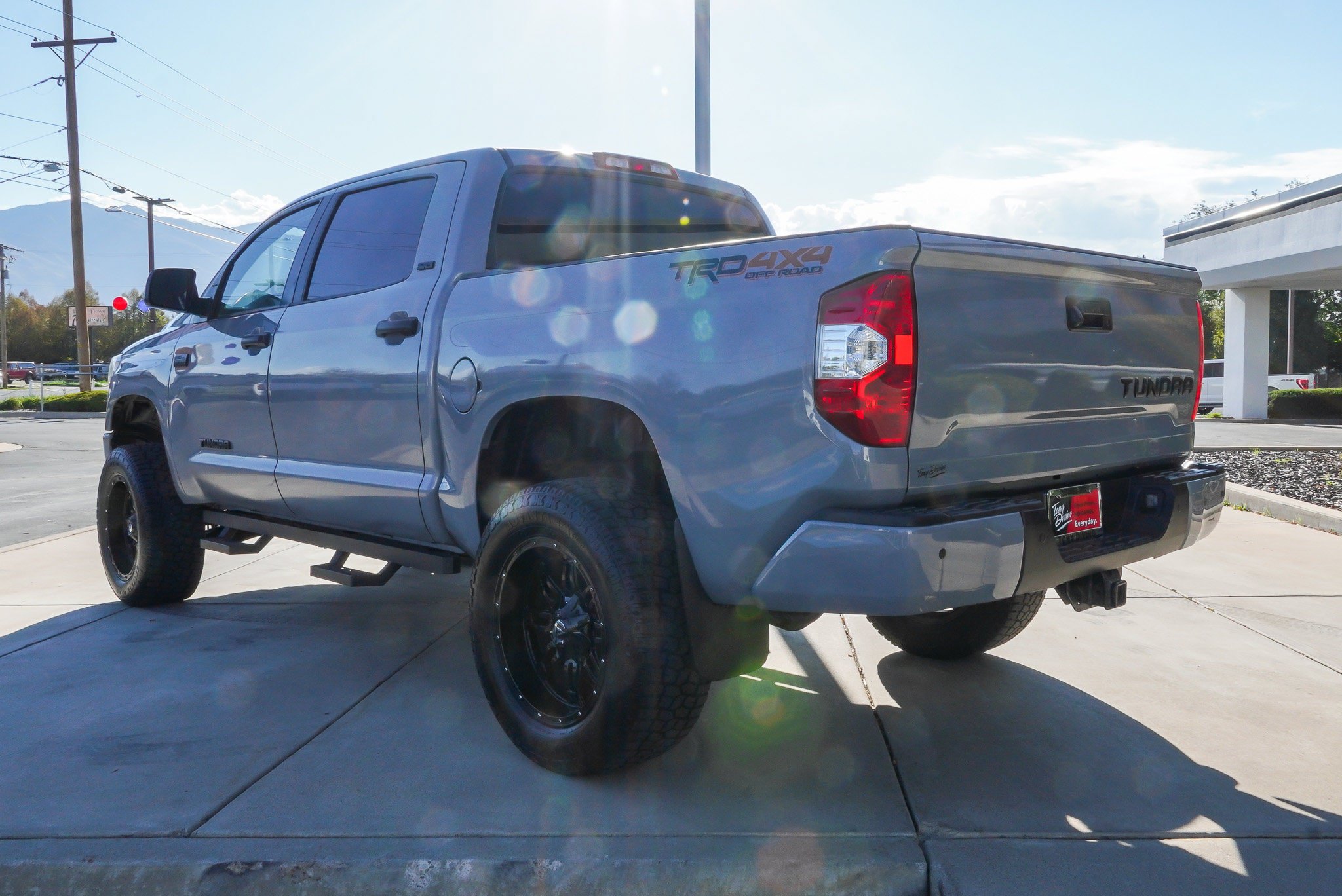 Used 2018 Toyota Tundra SR5 AWD/4WD image 6