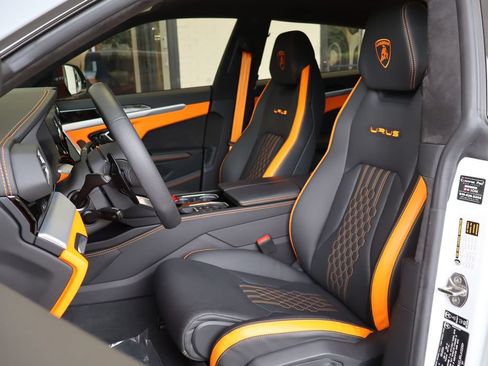 Used 2024 Lamborghini Urus S AWD/4WD image 11