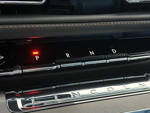 New 2026 Lincoln Aviator AWD image 22