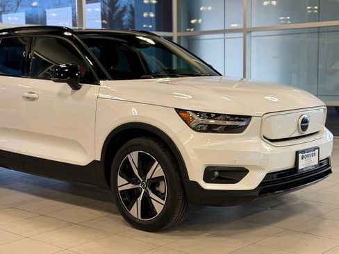 Used 2021 Volvo XC40 P8 Recharge image 5
