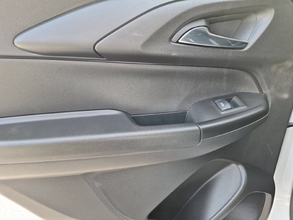 Used 2025 Chevrolet TrailBlazer LT AWD/4WD image 25