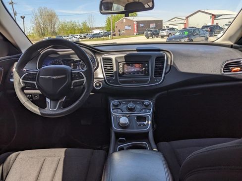 Used 2015 Chrysler 200 Limited FWD image 15
