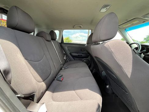 Used 2013 Kia Soul FWD image 22