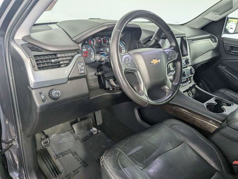 Used 2017 Chevrolet Suburban LT RWD image 14