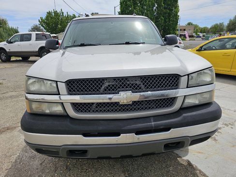Used 2005 Chevrolet Avalanche Z71 w/ Preferred Equipment Group AWD/4WD image 9