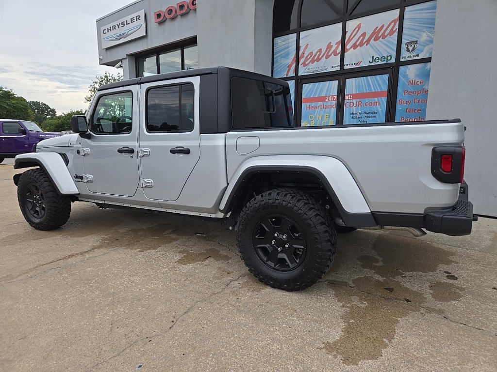 Used 2023 Jeep Gladiator Sport AWD/4WD image 8