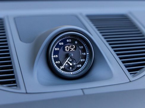 Certified 2025 Porsche Macan S image 34