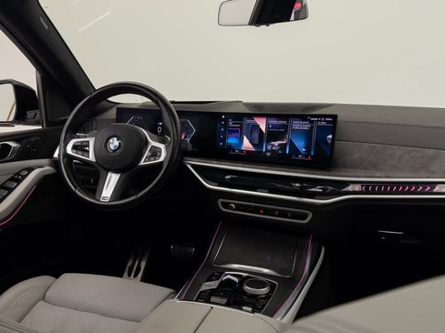 Used 2023 BMW X7 xDrive40i w/ M Sport Package image 21