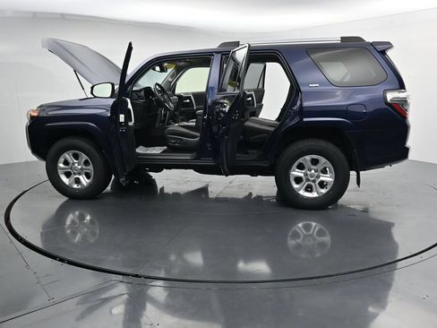Used 2024 Toyota 4Runner SR5 AWD/4WD image 42