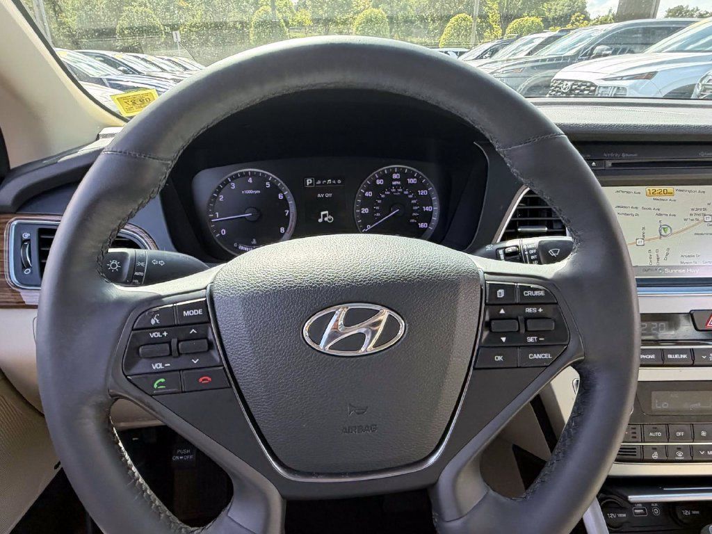 Used 2015 Hyundai Sonata Limited w/ Option Group 05 FWD image 25