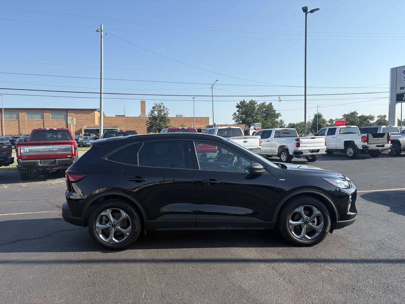 Used 2025 Ford Escape ST-Line FWD image 23