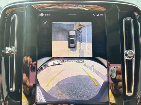 New 2026 Volvo XC40 B5 Plus w/ Protection Package Premier image 21