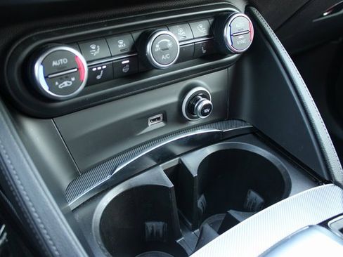 Used 2024 Alfa Romeo Stelvio Veloce image 20